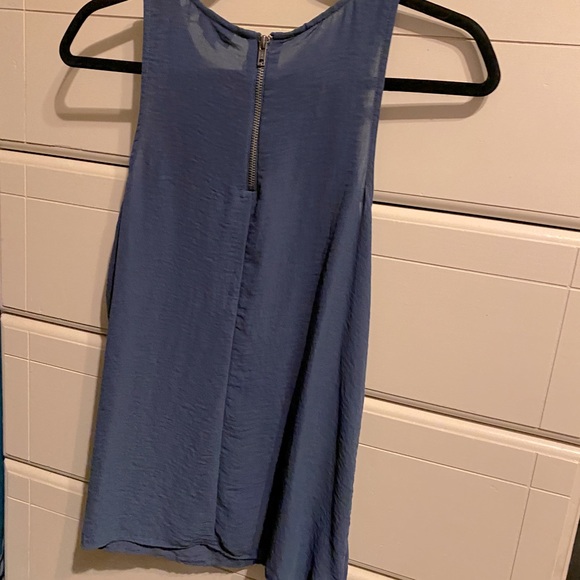 Breezy Fashion - Picture 2 of 2